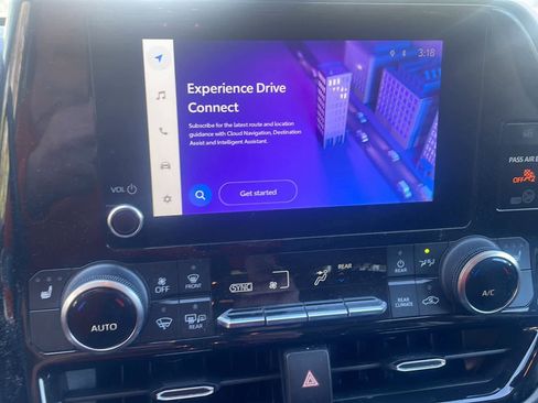 Used 2023 Toyota Highlander XLE image 16