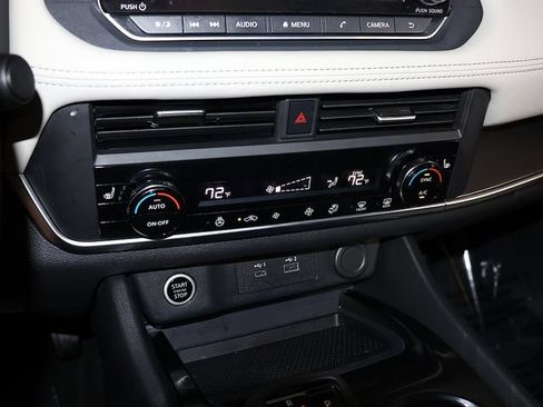 Used 2023 Nissan Rogue SV w/ SV Premium B Package FWD image 19