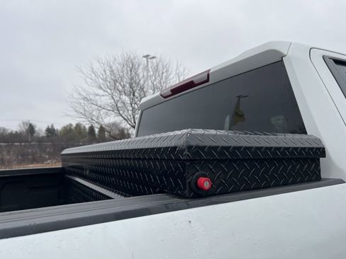 Used 2022 Chevrolet Silverado 2500 Custom w/ Custom Value Package image 8