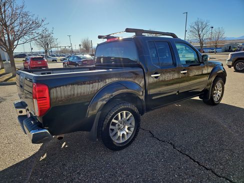 Used 2011 Nissan Frontier SL image 3