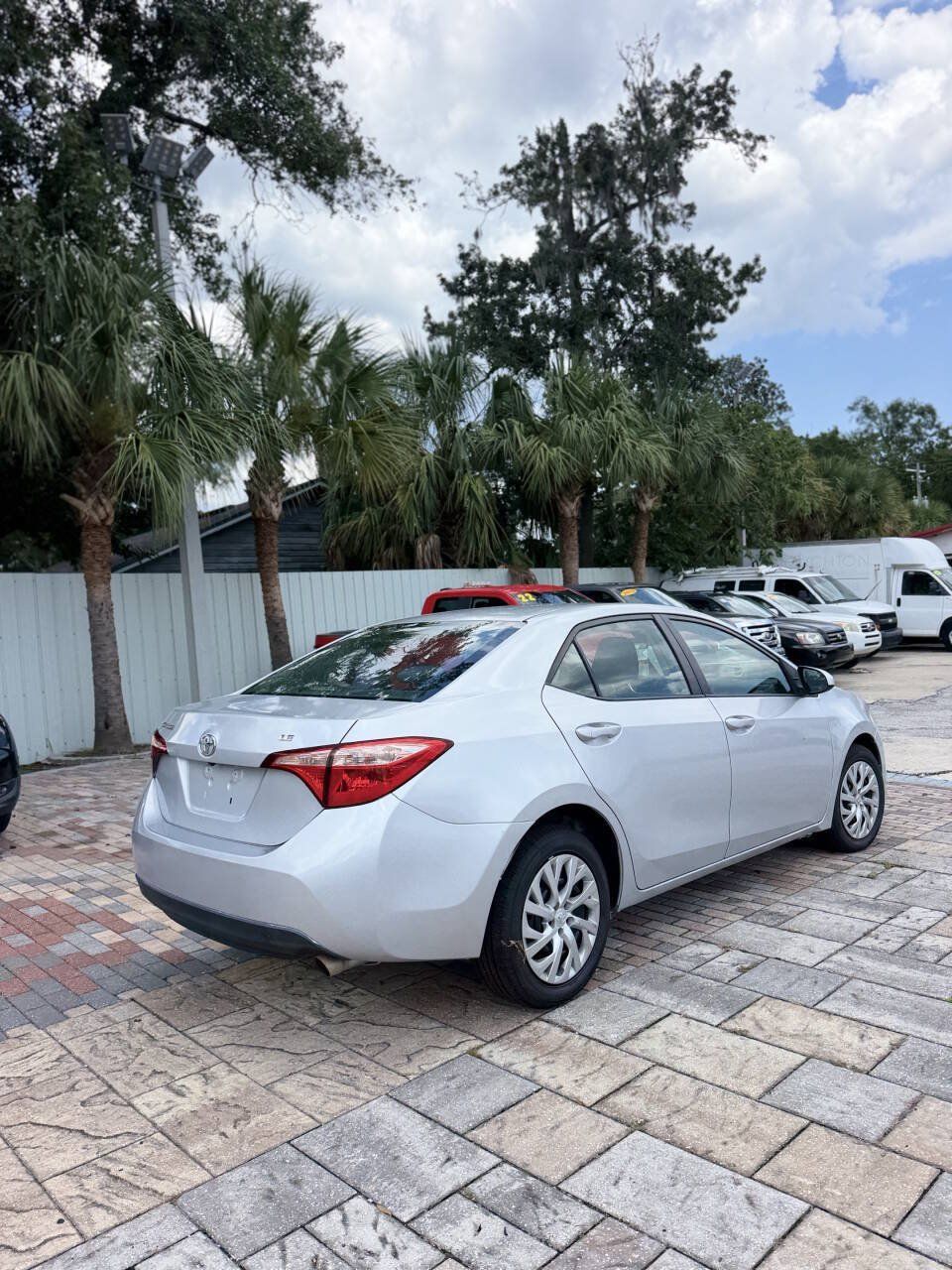 Used 2019 Toyota Corolla LE FWD image 7