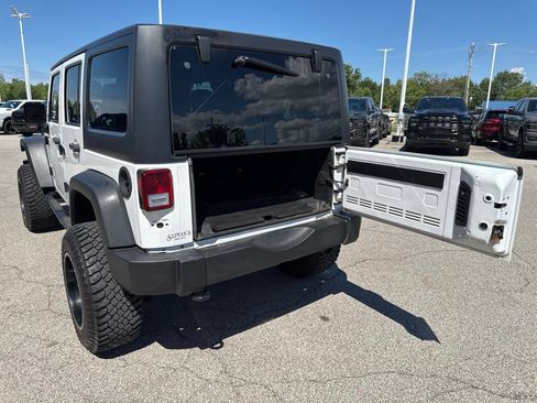 Used 2017 Jeep Wrangler Unlimited Sport w/ Quick Order Package 24S AWD/4WD image 18