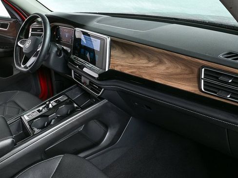 Certified 2024 Volkswagen Atlas SE w/ Panoramic Sunroof Package image 22