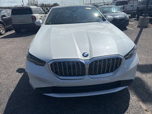 Used 2024 BMW 530i w/ Executive Package image 2