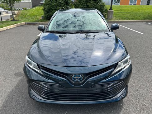 Used 2020 Toyota Camry LE w/ Carpet Mat Package FWD image 2
