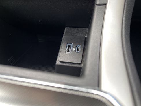 Used 2022 Ford Edge SEL image 30