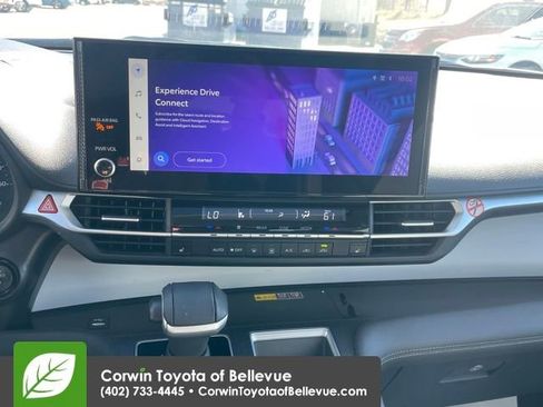 Used 2025 Toyota Sienna XLE image 12