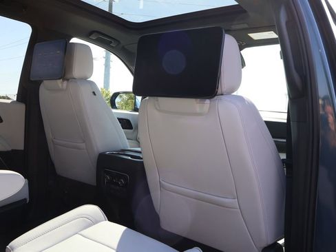 New 2025 Chevrolet Suburban Premier image 41