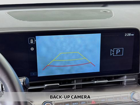 Used 2025 Hyundai Kona SEL FWD image 4