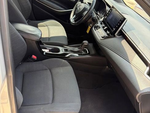 Used 2020 Toyota Corolla SE w/ Protection Package FWD image 2