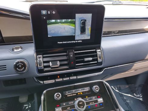 Used 2021 Lincoln Navigator Black Label w/ Cargo Convenience Package image 15