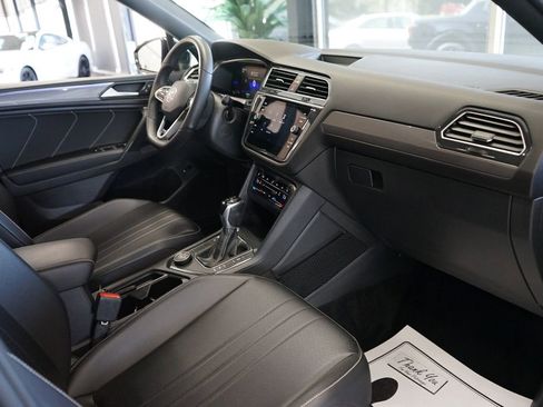 Used 2022 Volkswagen Tiguan SE R-Line AWD/4WD image 44
