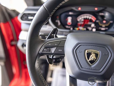 Used 2020 Lamborghini Urus image 24