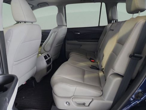 Used 2016 Honda Pilot Touring image 16