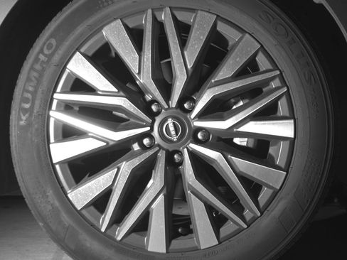 Used 2025 Nissan Altima 2.5 SV image 13