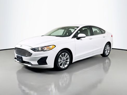 Used 2020 Ford Fusion SE FWD image 4