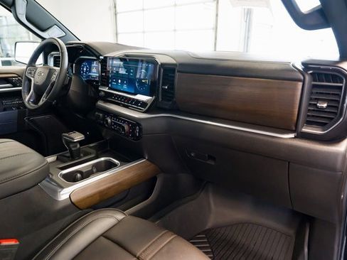 Used 2025 Chevrolet Silverado 1500 High Country w/ Midnight Edition image 33