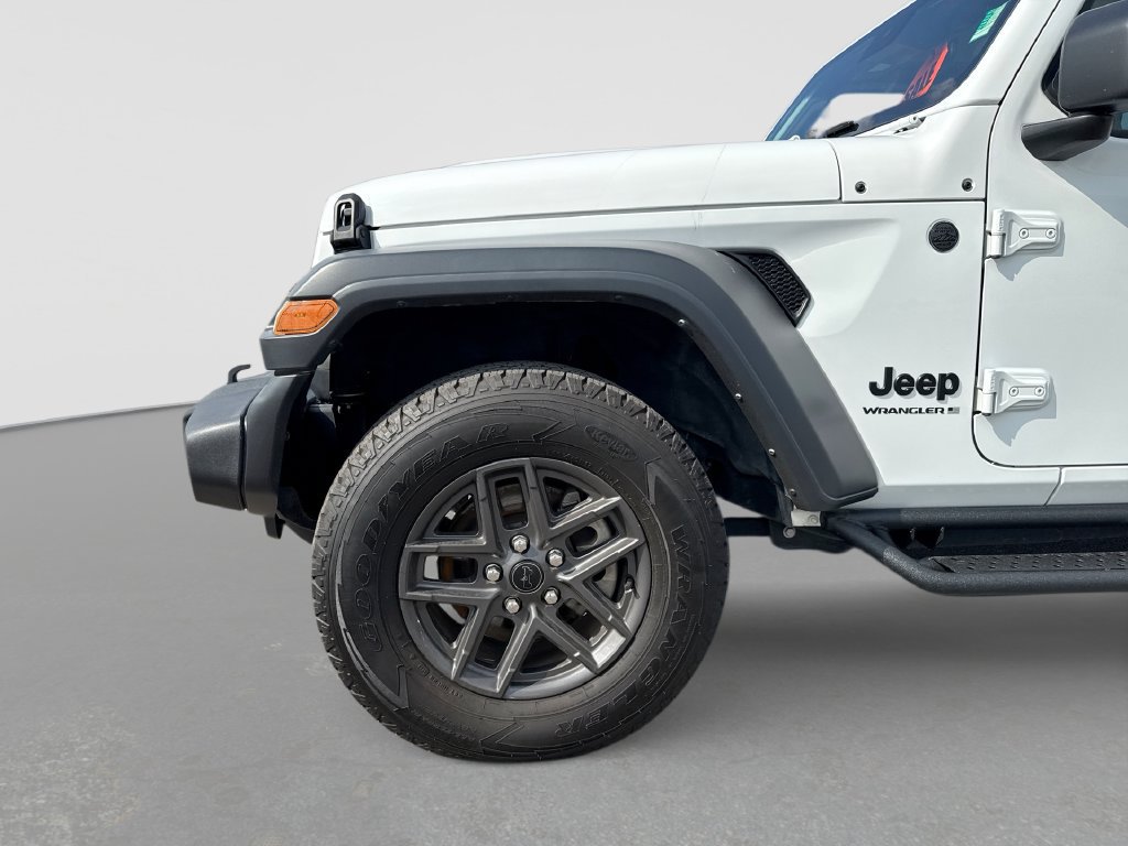 Used 2024 Jeep Wrangler Unlimited Sport AWD/4WD image 19