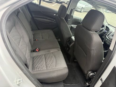 Used 2020 Chevrolet Equinox LT FWD image 17