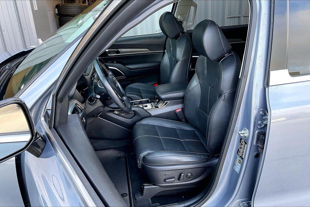 Used 2022 Kia Telluride SX w/ Towing Package AWD/4WD image 24