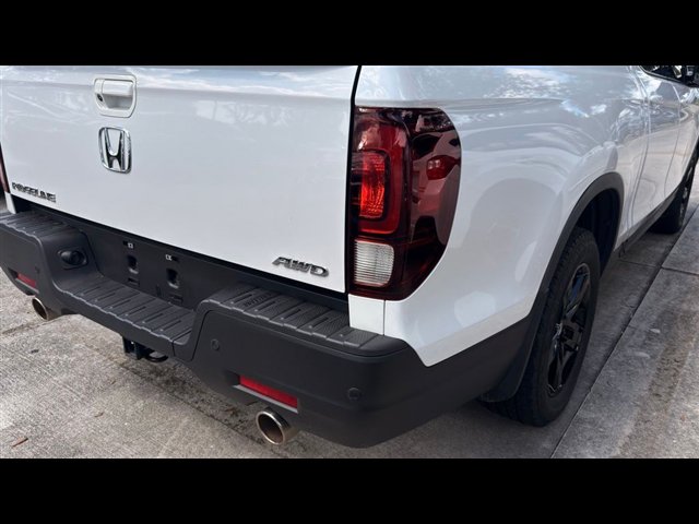 Certified 2023 Honda Ridgeline Black Edition image 11