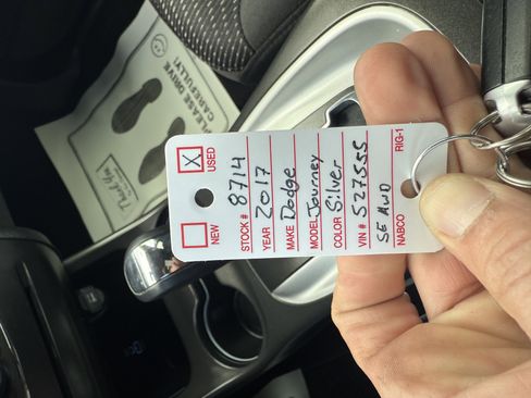 Used 2017 Dodge Journey SE image 12