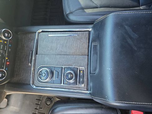Used 2020 Ford Expedition Limited w/ Equipment Group 302A AWD/4WD image 26