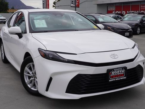 Used 2025 Toyota Camry LE FWD image 2