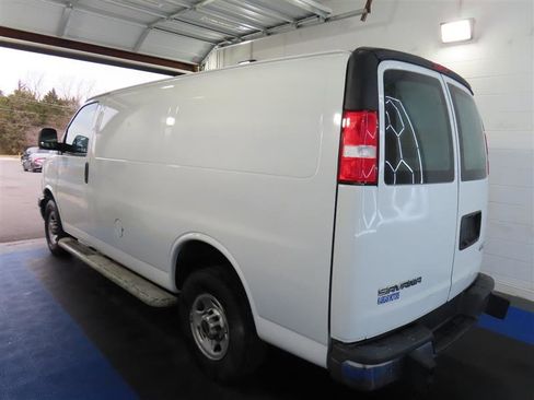 Used 2024 GMC Savana 2500 w/ Driver Convenience Package image 10