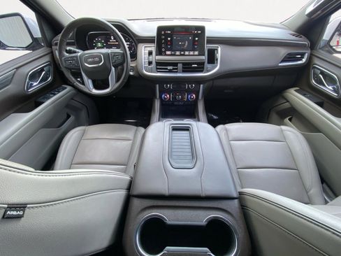 Used 2022 GMC Yukon SLT w/ SLT Luxury Package image 3
