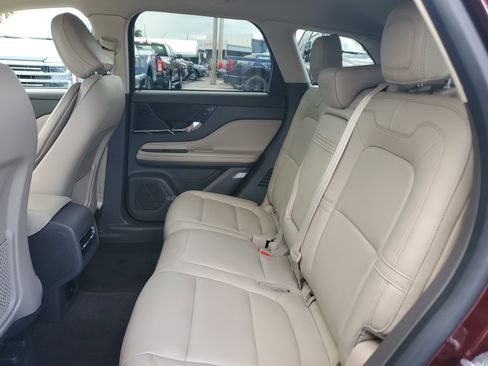 Used 2021 Lincoln Corsair FWD image 12