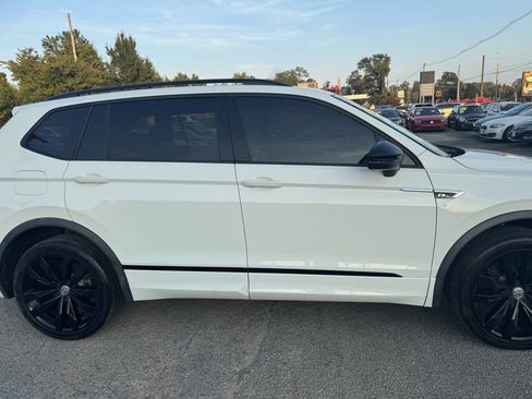Used 2021 Volkswagen Tiguan SE R-Line FWD image 4