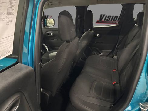 Used 2020 Jeep Renegade Latitude w/ Cold Weather Group image 10