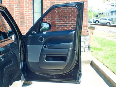 Used 2018 Land Rover Range Rover Sport HSE image 43