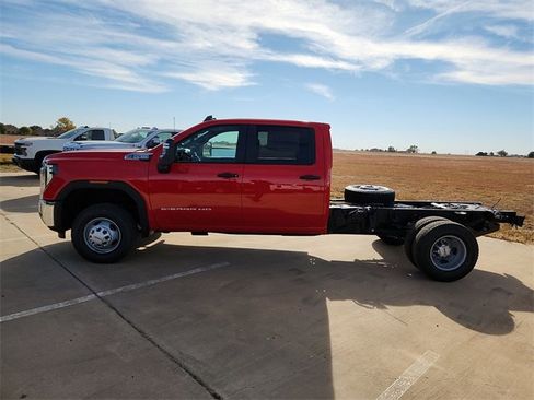 New 2026 GMC Sierra 3500 Pro image 2
