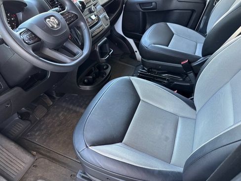 Used 2025 RAM ProMaster 2500 w/ Convenience Group FWD image 5