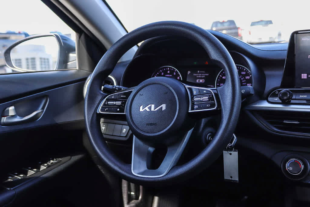 Used 2022 Kia Forte LXS FWD image 7