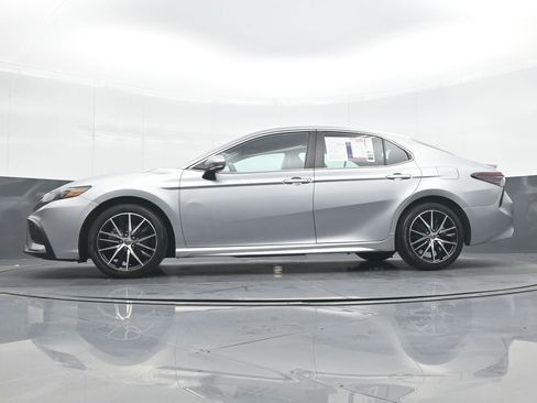 Used 2023 Toyota Camry SE FWD image 27