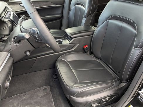 Used 2024 Jeep Grand Cherokee L Limited w/ Luxury Tech Group II image 18