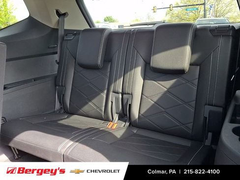 Used 2025 Volkswagen Atlas SE AWD/4WD image 14