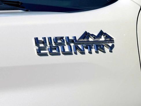 Used 2022 Chevrolet Silverado 2500 High Country w/ LPO, Dark Essentials Package AWD/4WD image 11
