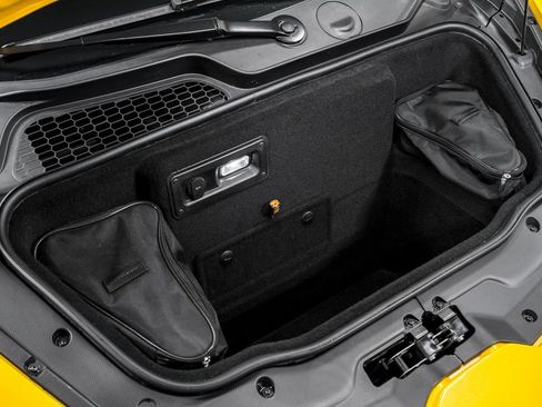 Used 2022 Lamborghini Huracan EVO RWD image 50