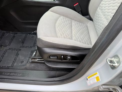 Used 2020 Chevrolet Equinox LT image 10