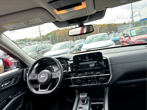 Used 2022 Nissan Pathfinder SL image 29