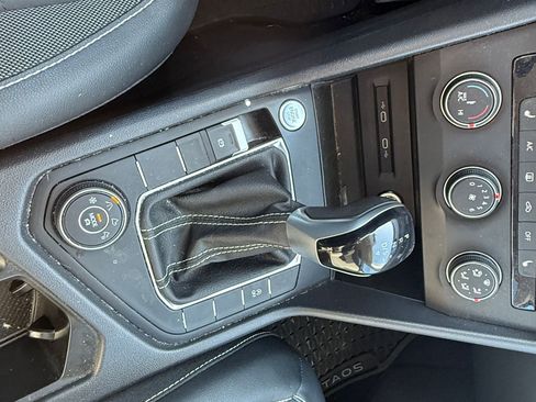 Used 2022 Volkswagen Taos SE image 17