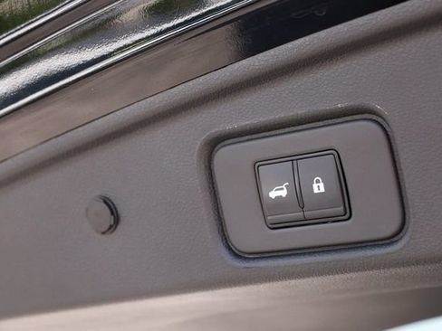 Certified 2025 Nissan Pathfinder Platinum w/ Cargo Package FWD image 8