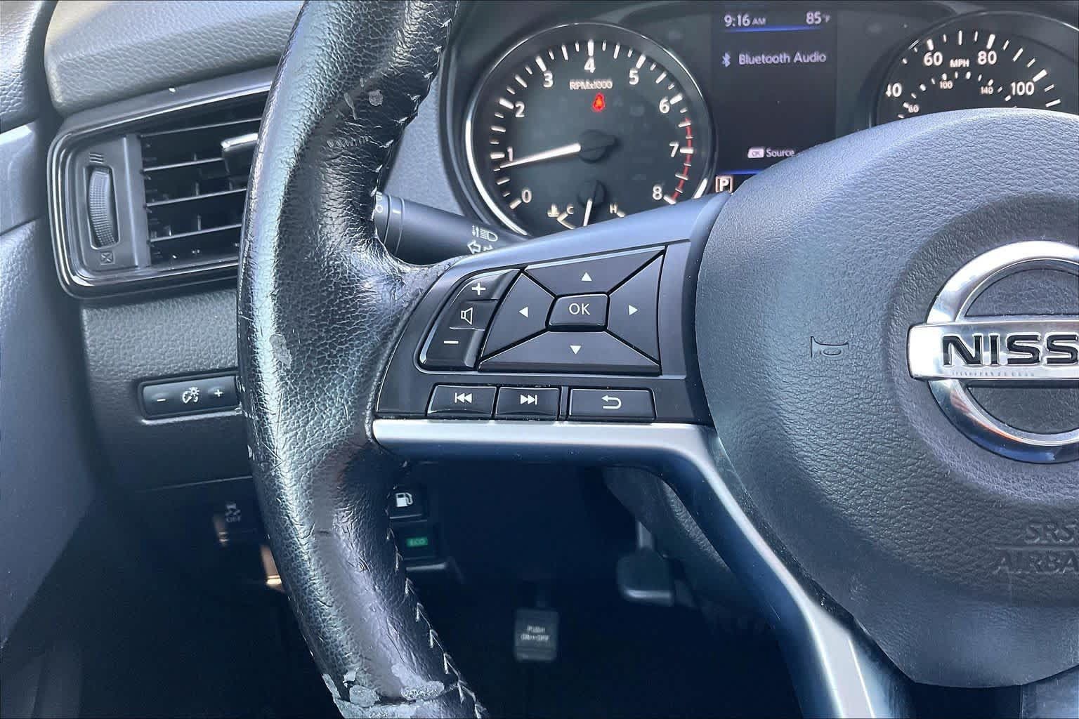 Used 2020 Nissan Rogue SV FWD image 23