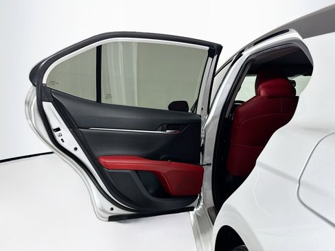 Used 2019 Toyota Camry XSE image 26