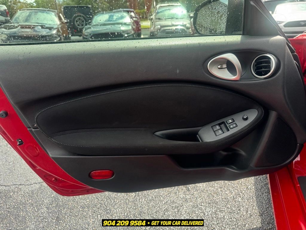 Used 2016 Nissan 370Z Coupe RWD image 24