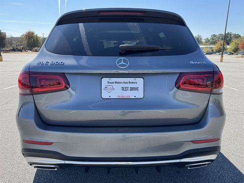 Used 2021 Mercedes-Benz GLC 300 4MATIC w/ AMG Line image 17